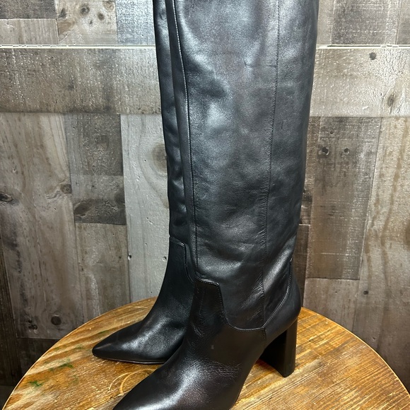 Boots - Picture 6 of 16